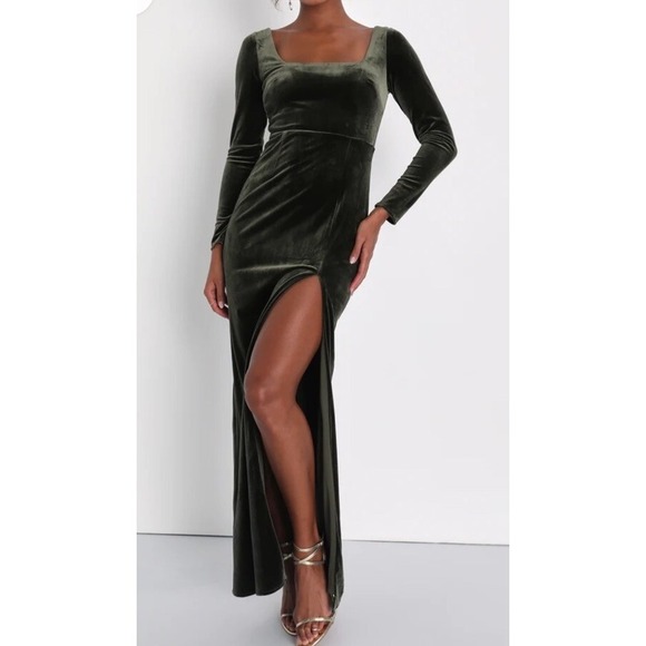 Lulus Dresses & Skirts - NWT Lulus Lush Adventures Olive Green Velvet Long Sleeve Maxi Dress M